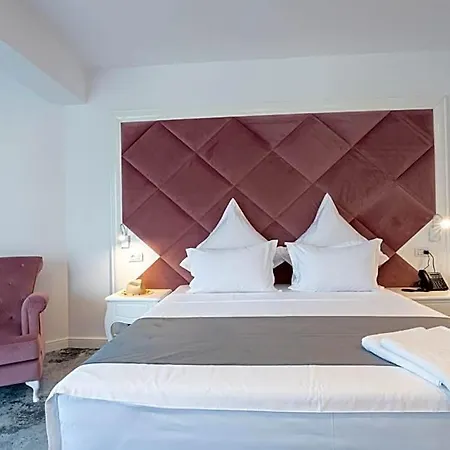 Simona Halep - Mamaia Nord 4*